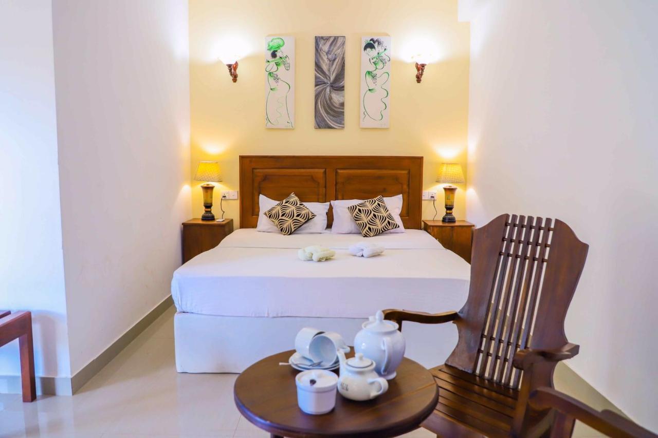 Ilamparuma Hotel Weligama Eksteriør bilde