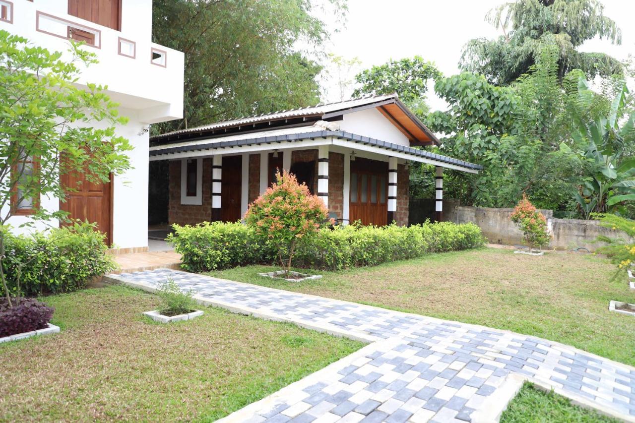 Ilamparuma Hotel Weligama Eksteriør bilde